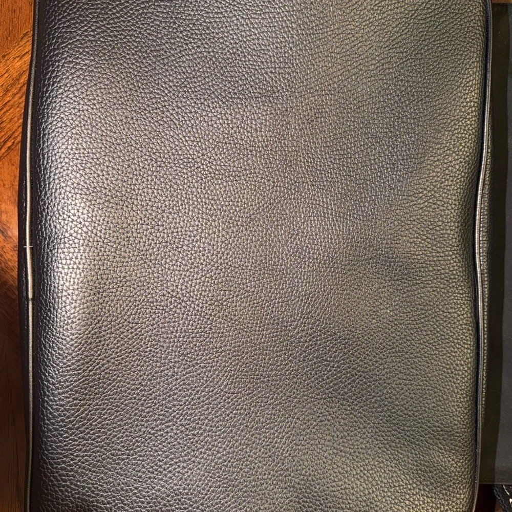 NWOT Calvin Klein Messenger Black Leather Logo Laptop Messenger Bag 11”x15”